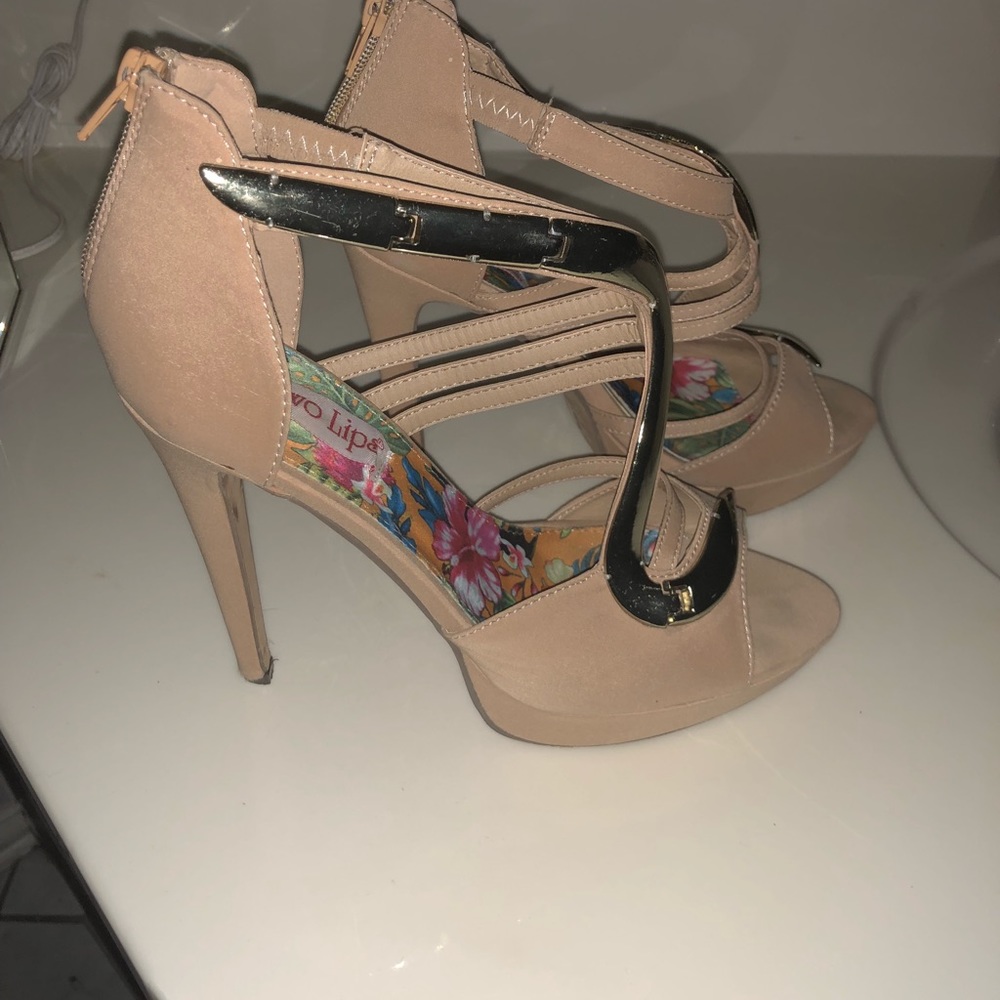 Heels - Picture 3 of 5